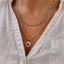 Collier Céleste – Chaîne argentée & médaillon pierre bleue solaire