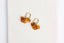 Boucles d’oreilles Lola Ambre – Pétales en résine
