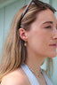 Boucles d’oreilles Solène – Quartz cristal, perles d’eau douce et médaillon soleil