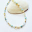 Collier Iséa – L’harmonie des pierres naturelles et des perles d’eau douce.