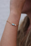 Bracelet Salomé – Larimar, perle d’eau douce et chaîne texturée