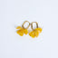 Boucles d’oreilles Lola – Pétales de fleurs colorés et anneaux rectangulaires