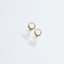Boucles d’oreilles Simone – Perles Keshi blanches et chaîne délicate