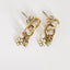 Boucles d’oreilles en acier inoxydable doré avec breloques fleurs, perles et pierres naturelles.