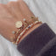 Bracelet Charm en Acier Inoxydable Doré avec Perles et Pierres Naturelles.